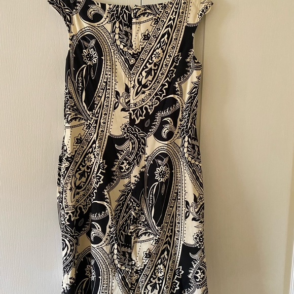 Pattern shift dress. Lovely for work - Picture 2 of 2